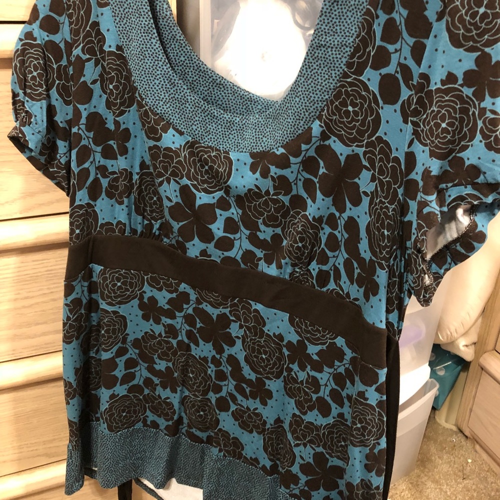 Blue floral tee